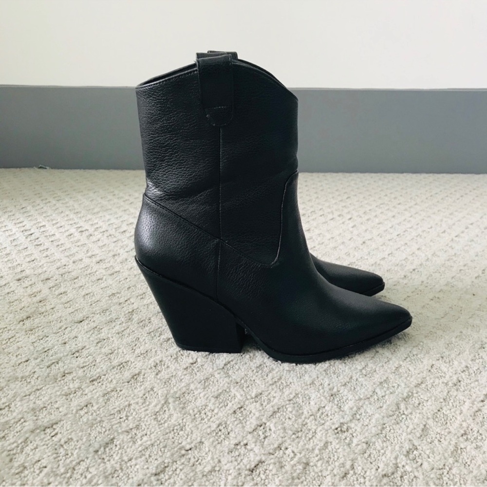 H&M Black Heeled Boots with Sleek Design